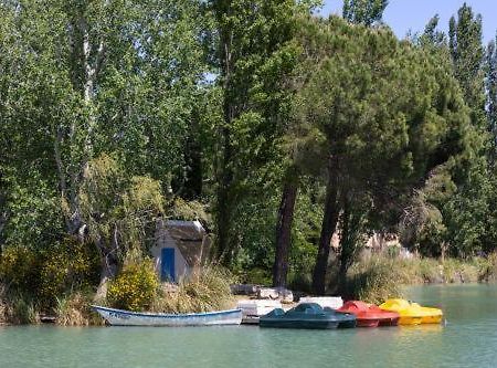 Appartement 50M2 Village Vacances Arles Buitenkant foto