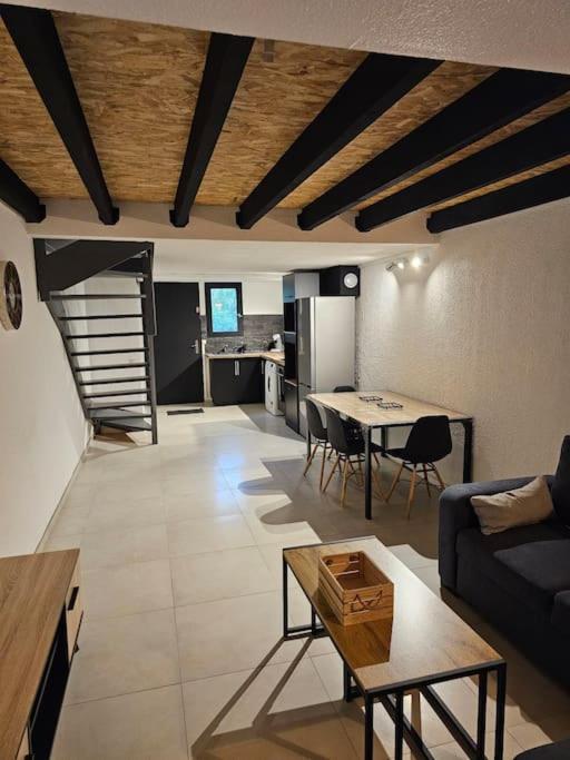 Appartement 50M2 Village Vacances Arles Buitenkant foto